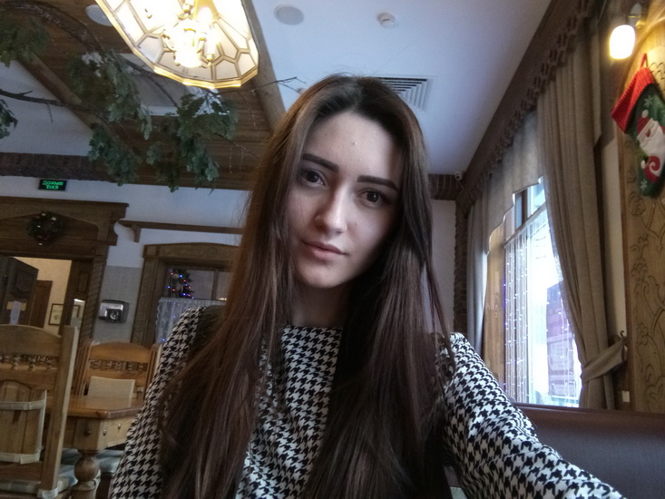 Селфи, снятое на камеру Huawei Honor 6C Pro.